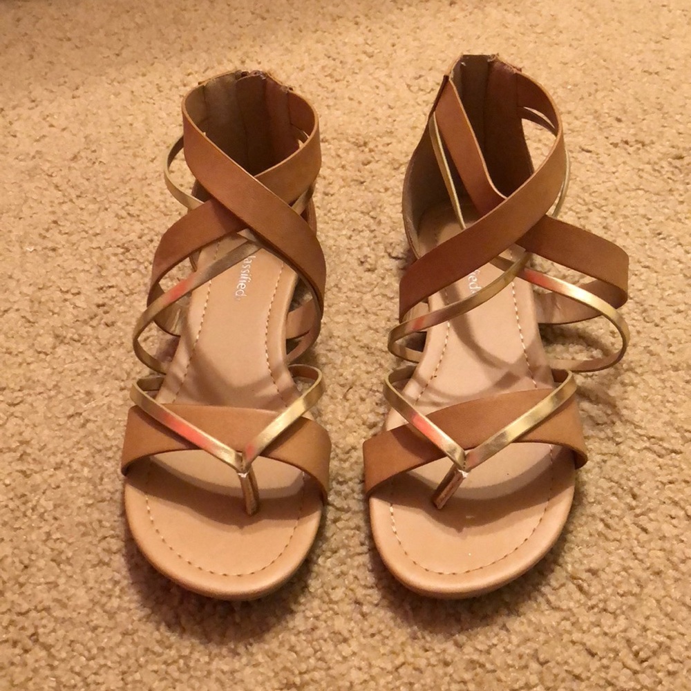 Sandals - Picture 2 of 3